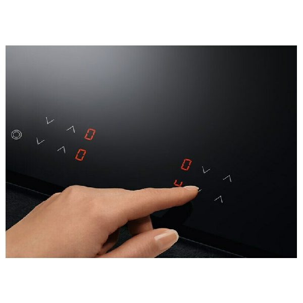 <h2>AEG HK624000XB ΚΕΡΑΜΙΚΗ ΕΣΤΙΑ ΑΥΤΟΝΟΜΗ ΜΕ ΛΕΙΤΟΥΡΓΙΑ ΚΛΕΙΔΩΜΑΤΟΣ 57.6X51.6ΕΚ.</h2>
<section class="one-column">
<h2>Τέλεια εφαρμογή των μαγειρικών σκευών</h2>
<div class="body-text">

Έχοντας τη δυνατότητα να επιλέξετε ανάμεσα σε τρία διαφορετικά μεγέθη ζωνών θερμότητας