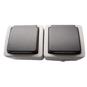 <h2>EUROLAMP 147-16215 ΔΙΑΚΟΠΤΗΣ + ΠΡΙΖΑ ΕΞΩΤΕΡΙΚΟΣ ΓΚΡΙ</h2>
<ul class="properties">
 	<li><span class="property_lbl">Χρώμα Προϊόντος:</span><span class="property_val">Γκρι/ Grey</span></li>
 	<li><span class="property_lbl">Αριθμός Σούκο:</span><span class="property_val">1</span></li>
 	<li><span class="property_lbl">Τάση Τροφοδοσίας (V):</span><span class="property_val">250V</span></li>
 	<li><span class="property_lbl">Ονομαστ