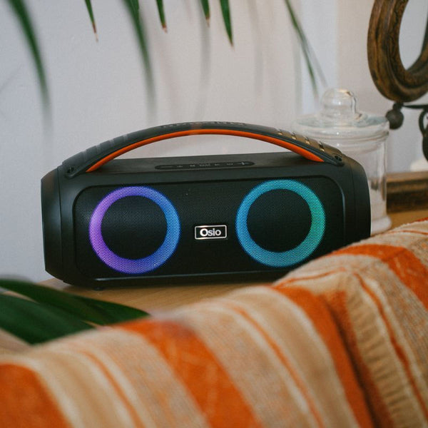 <h2>OSIO OBT-8010 ΣΥΣΤΗΜΑ KARAOKE ΜΕ ΑΣΥΡΜΑΤO ΜΙΚΡΟΦΩΝO ΜΑΥΡΟ</h2><p>Το σύστημα karaoke Osio OBT-8010 απευθύνεται κυρίως σε χρήστες που αναζητούν μια εύκολη και διασκεδαστική εμπειρία karaoke στο σπίτι ή σε άλλα μικρά καταστήματα ή εκδηλώσεις. </p><p>Μπορείτε να το μεταφέρετε εύκολα από τη βολική λαβή και να τ